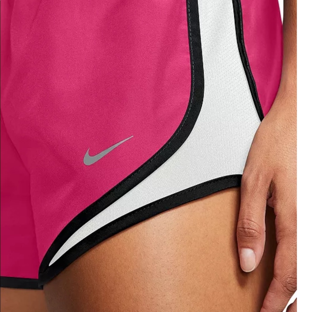 ▪️NIKE WOMEN'S DRI-FIT TEMPO RUNNING SHORTS▪️ - Picture 2 of 5